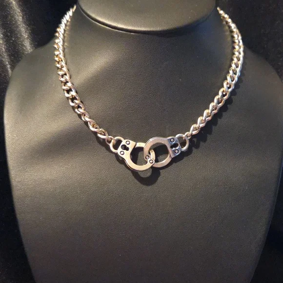 Handcuff Choker Chain Necklace - Picture 2 of 4